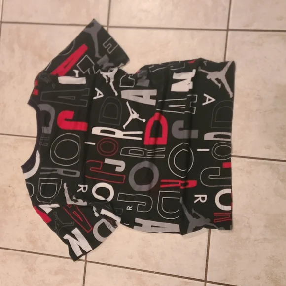 Jordan Kids Graphic T-Shirt - Black and Red - Picture 4 of 5